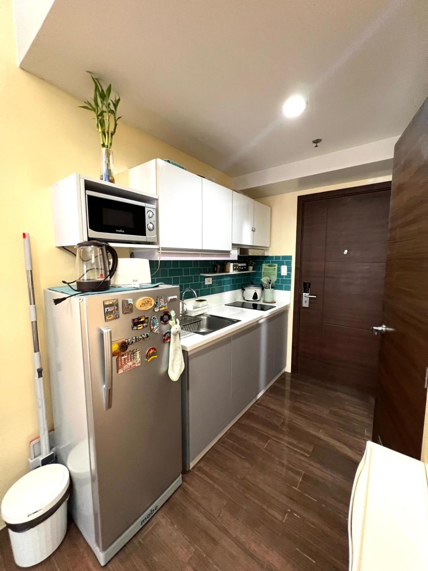 Apartment In Air Residences, Makati With Wifi, Netflix, Pool, Mall And More Manila Exterior photo
